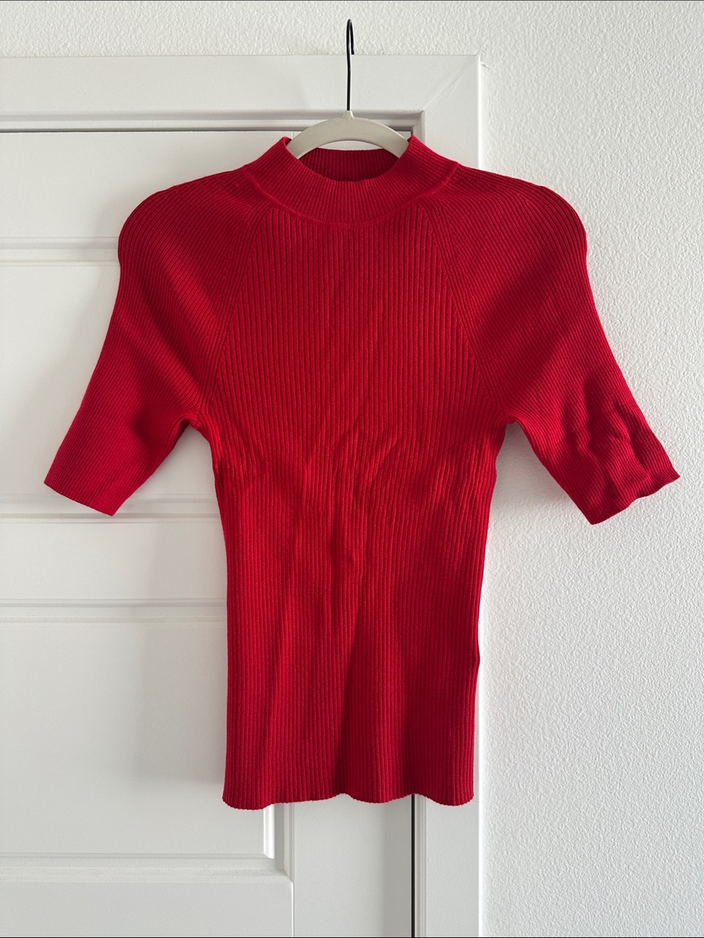 NWOT Banana Republic Red Ribbed Short-Sleeve Mock Neck Top Small